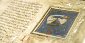 O Livro das Aves, a maior preciosidade, foi escrito por volta de 1300, em papiro de couro de boi. O Livro das Aves, a maior preciosidade, foi escrito por volta de 1300, em papiro de couro de boi.